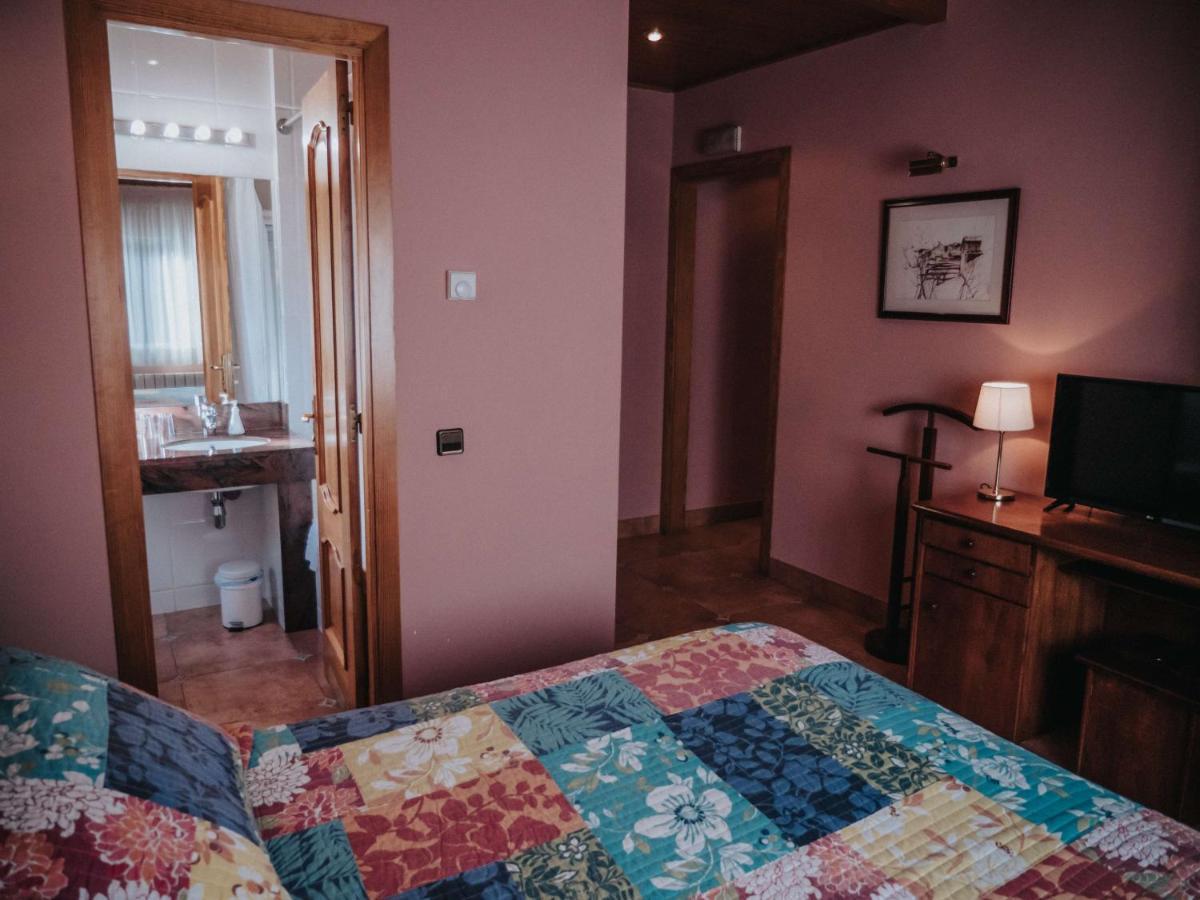 Hostal Les Fonts Castellar De N'Hug Eksteriør bilde