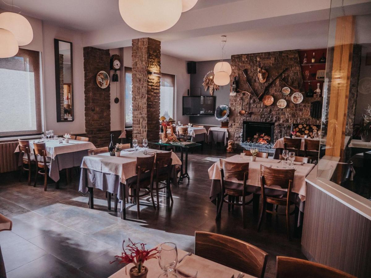 Hostal Les Fonts Castellar De N'Hug Eksteriør bilde