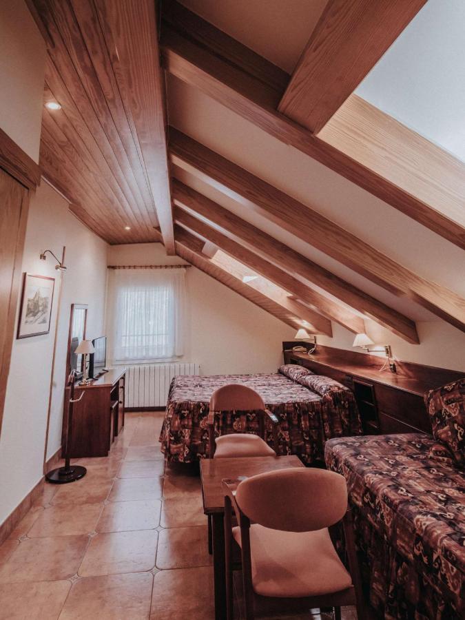 Hostal Les Fonts Castellar De N'Hug Eksteriør bilde