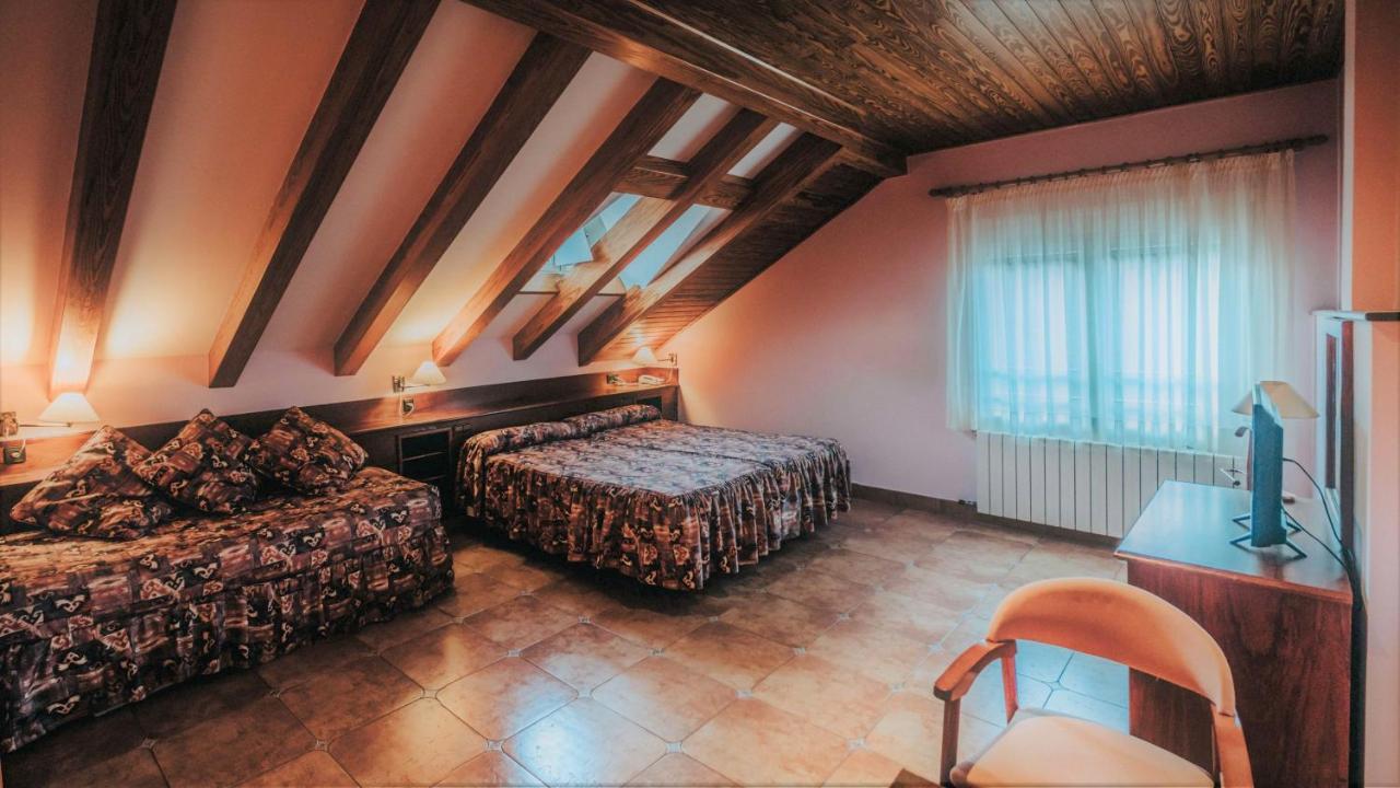 Hostal Les Fonts Castellar De N'Hug Eksteriør bilde