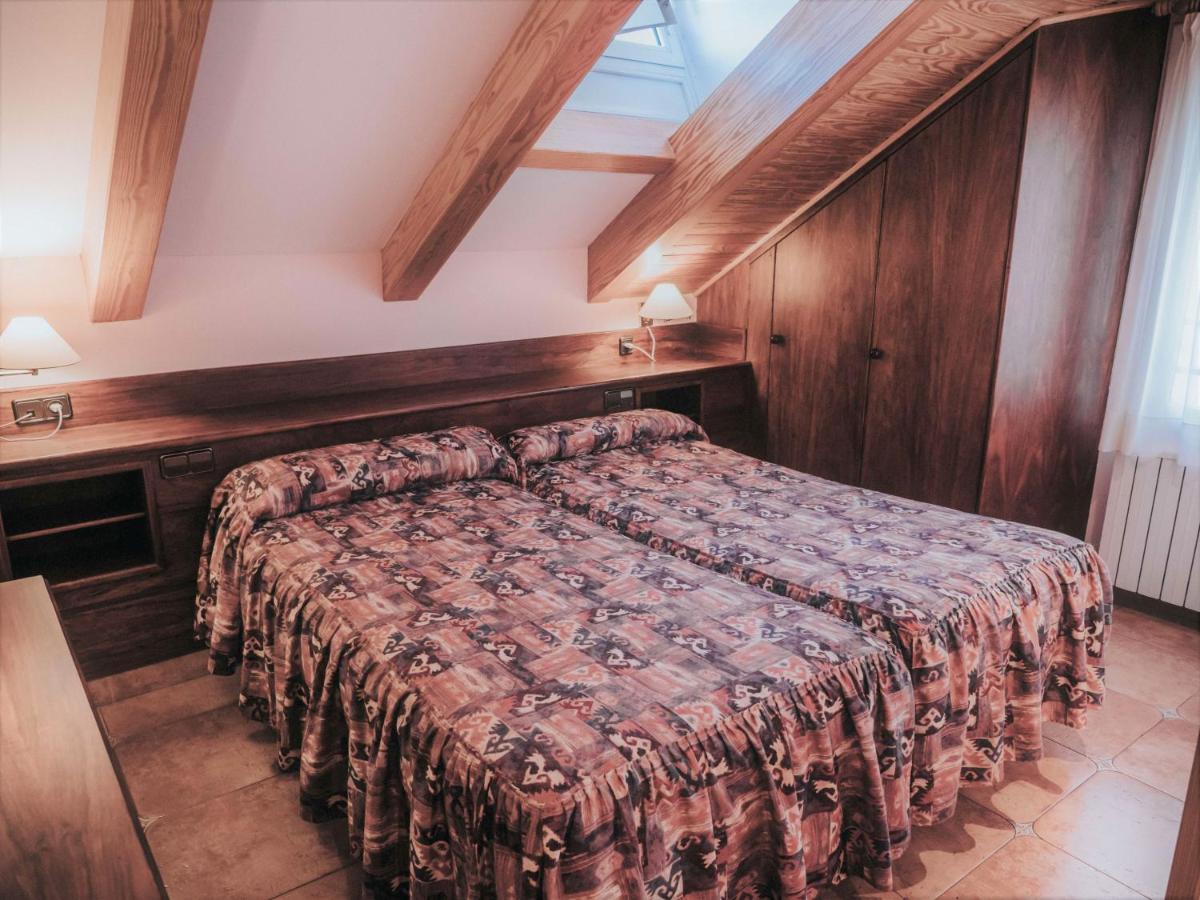 Hostal Les Fonts Castellar De N'Hug Eksteriør bilde