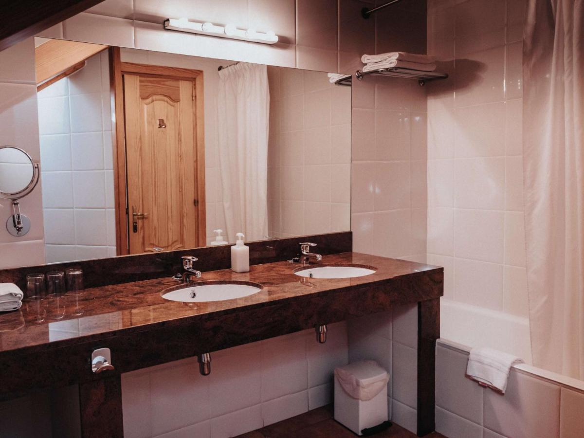 Hostal Les Fonts Castellar De N'Hug Eksteriør bilde