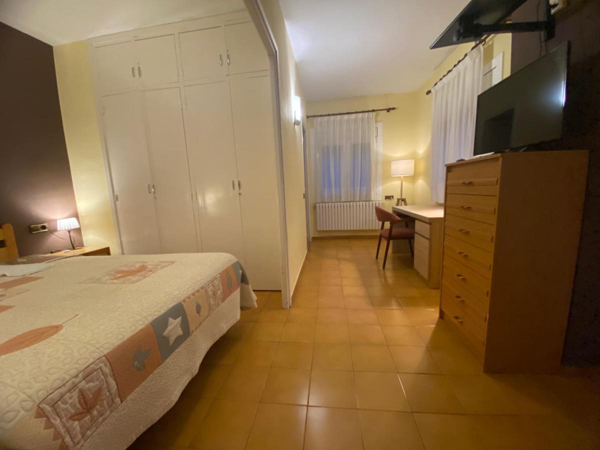 Hostal Les Fonts Castellar De N'Hug Eksteriør bilde