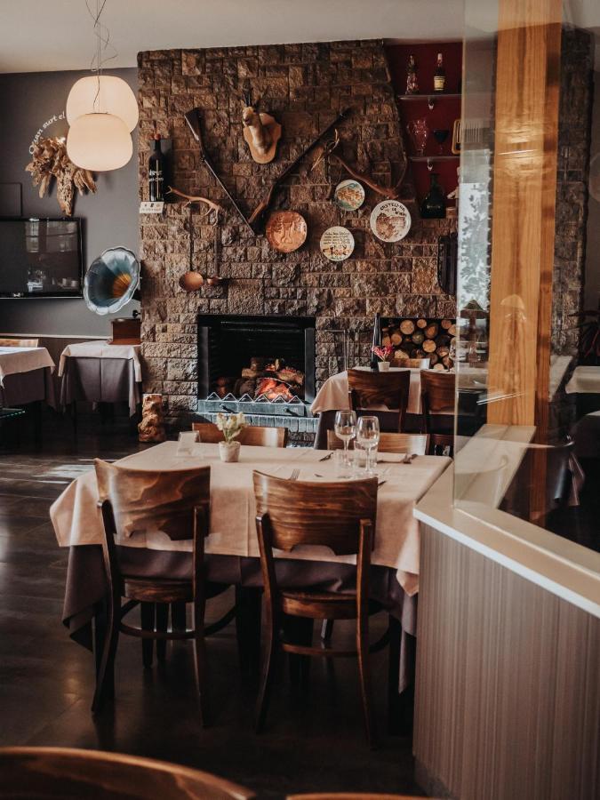 Hostal Les Fonts Castellar De N'Hug Eksteriør bilde