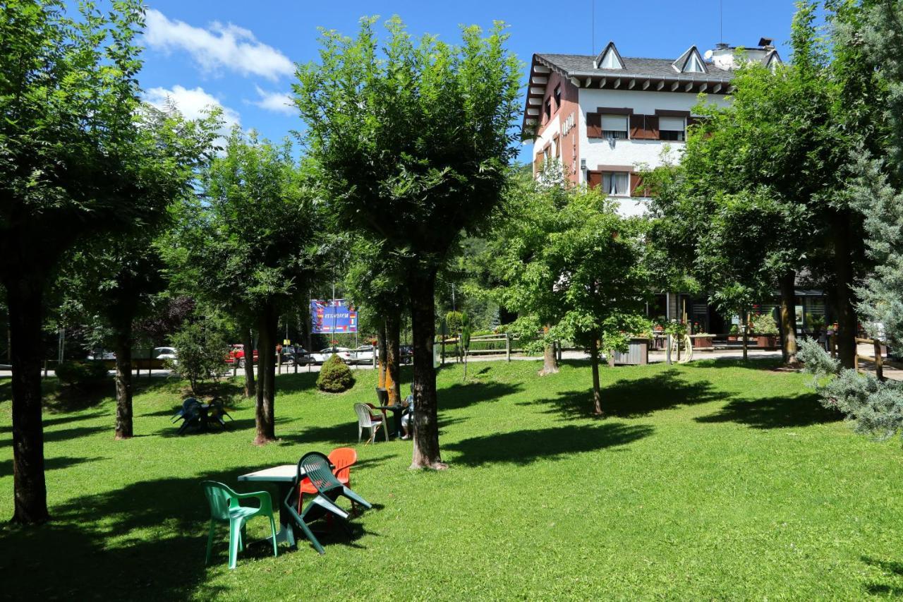 Hostal Les Fonts Castellar De N'Hug Eksteriør bilde