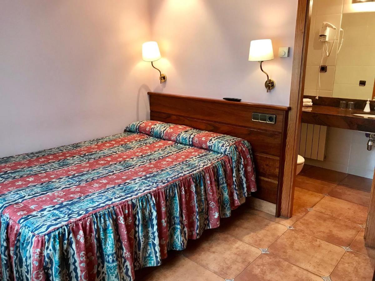 Hostal Les Fonts Castellar De N'Hug Eksteriør bilde