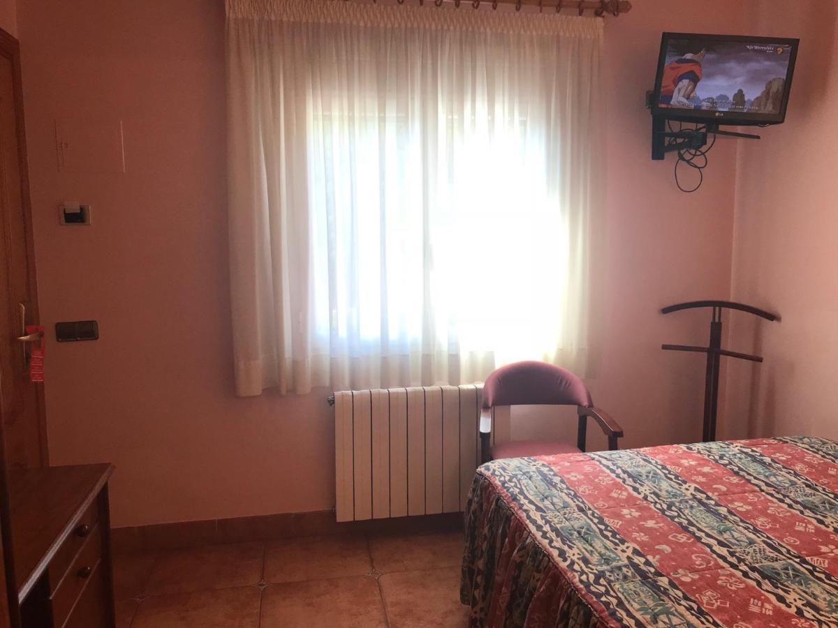 Hostal Les Fonts Castellar De N'Hug Eksteriør bilde
