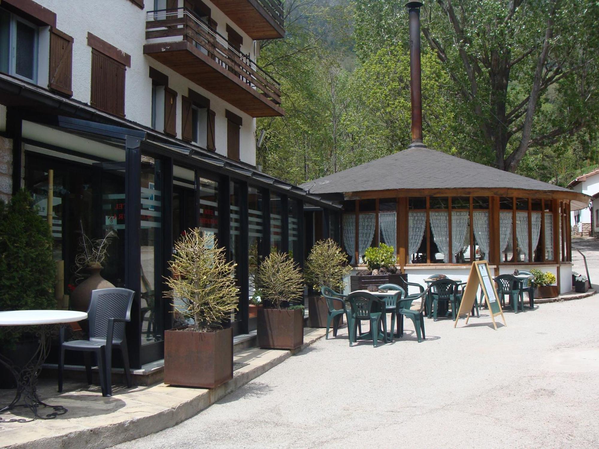 Hostal Les Fonts Castellar De N'Hug Eksteriør bilde